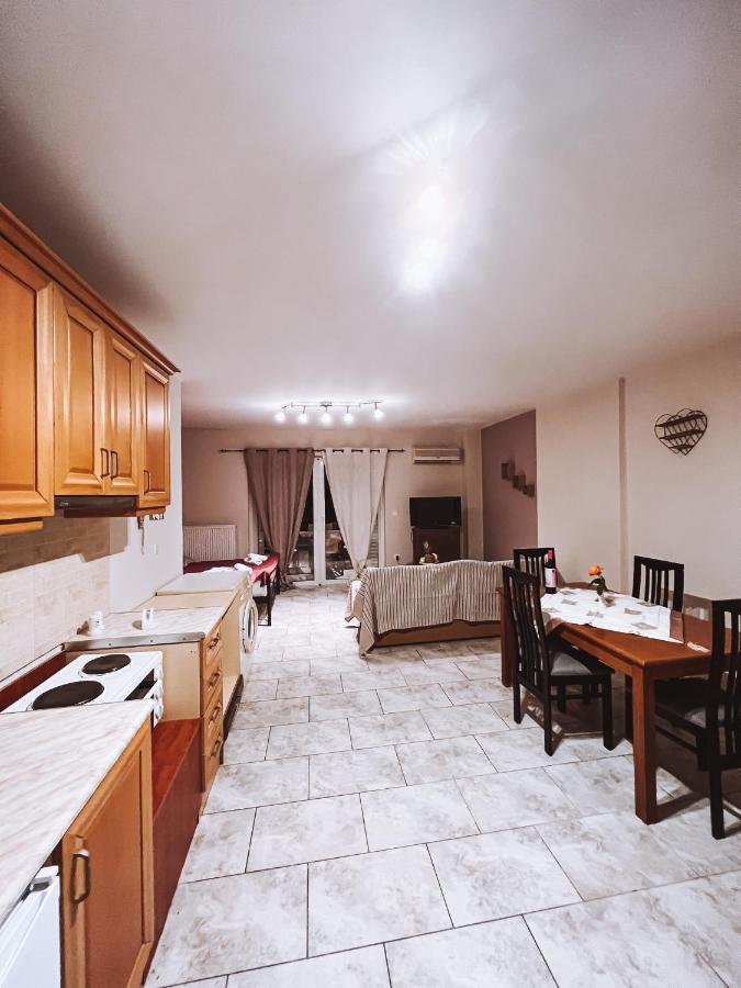 Picollino Apartment Ксилокастрон Екстериор снимка